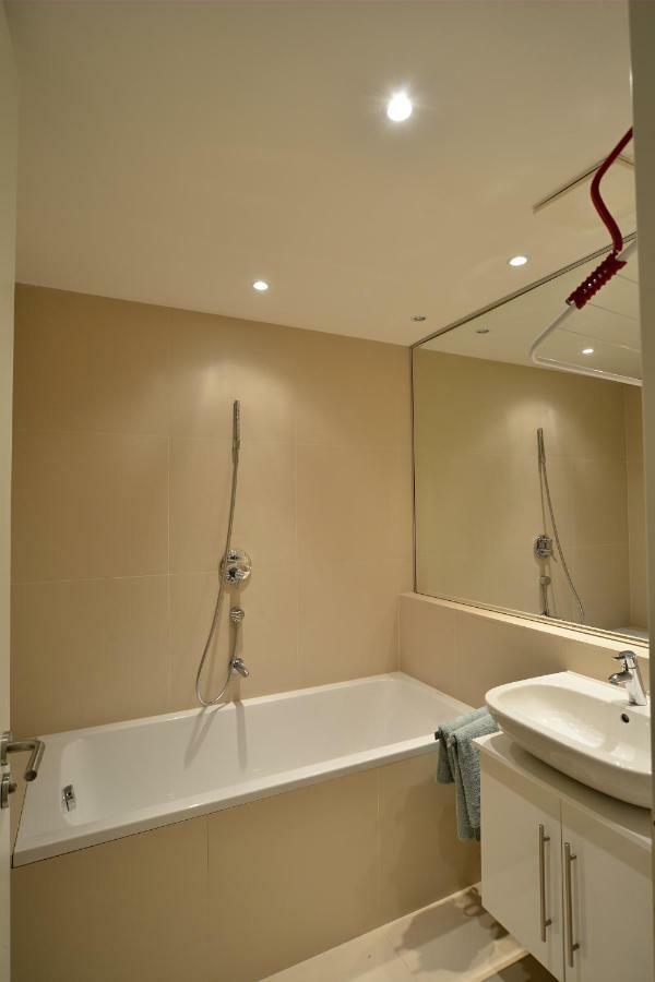 Kolonada Luxury 2 Bedroom Apartment With Balcony Марианске-Лазне Экстерьер фото